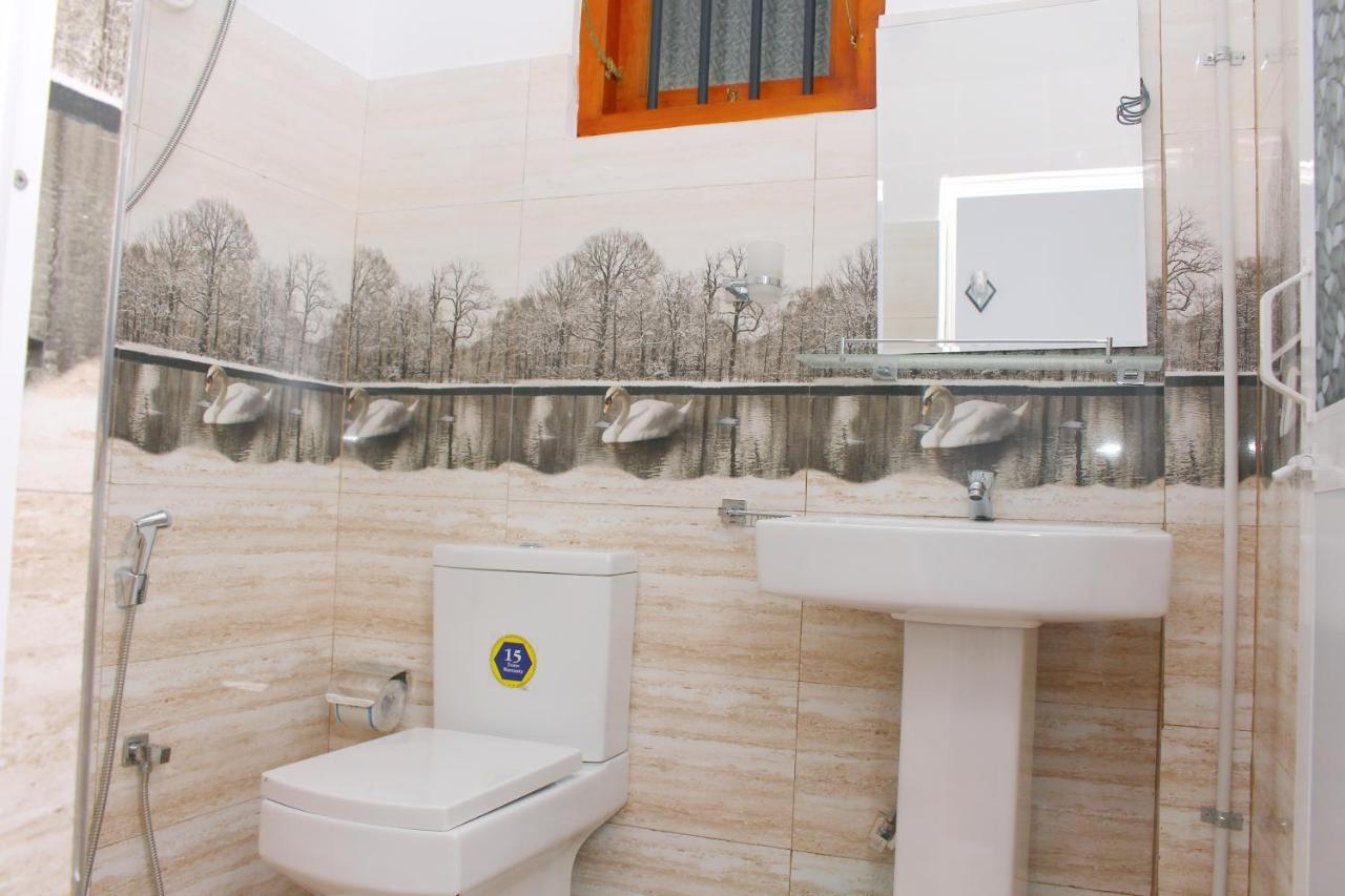 Hispaniola Inn Mirissa Ngoại thất bức ảnh